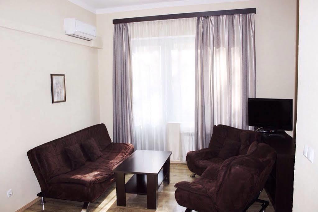 Apart Hotel Gh Тбилиси Экстерьер фото